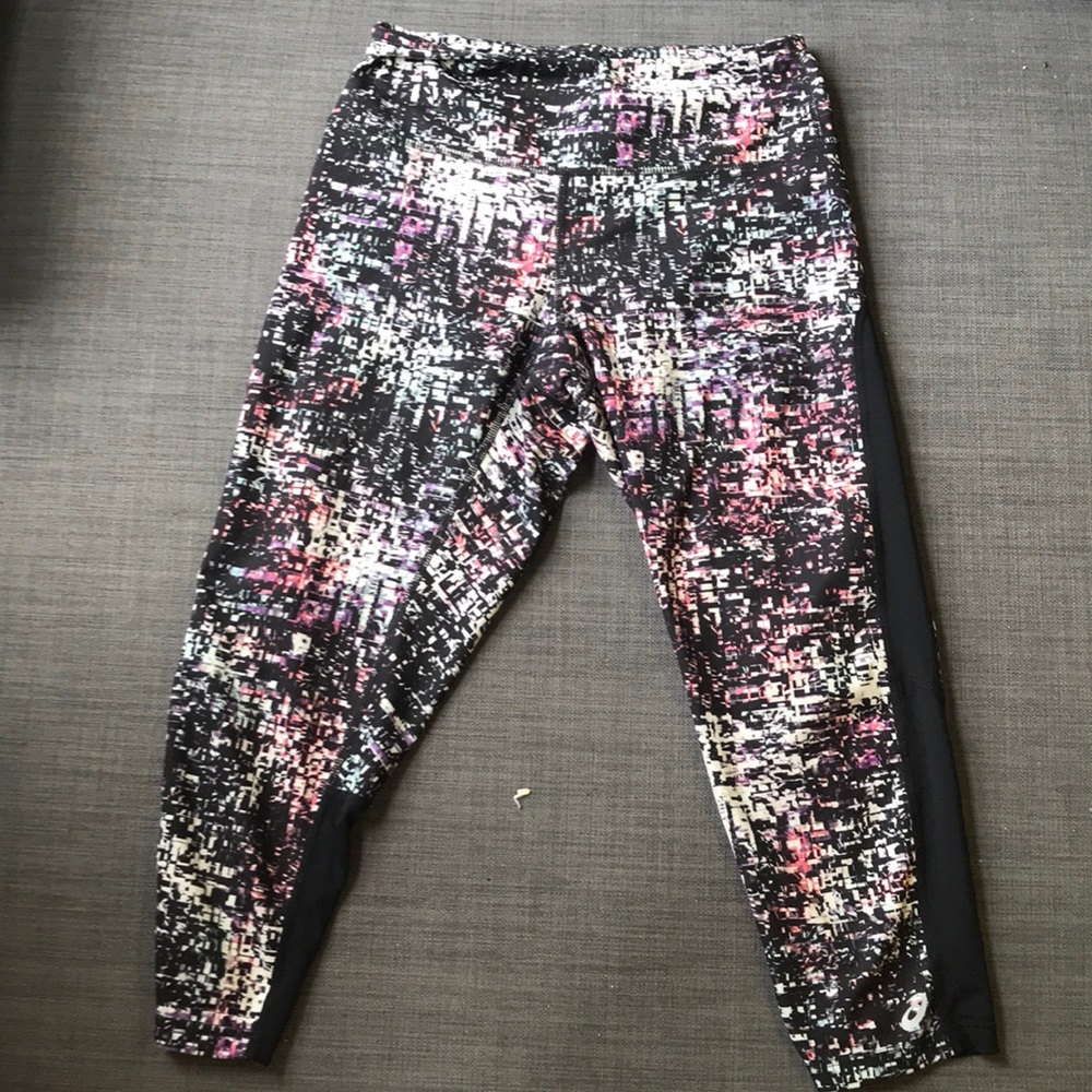 Printed athletic capri tights